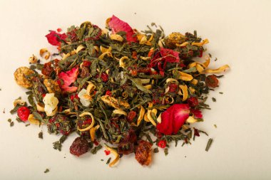 Aroma çay yığın meyve, meyveler ve otlar ile