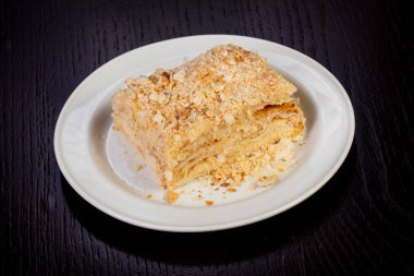 Lezzetli Napolyon Pasta krema ile