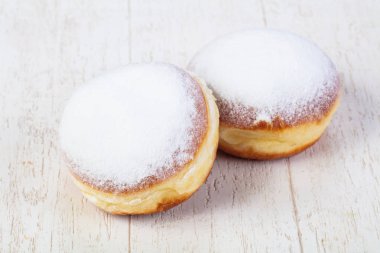 Tatlı tastu topuz reçel ile