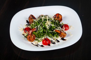 Salata karides ve rucola