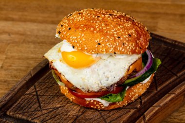 Lezzetli burger et ve peynir