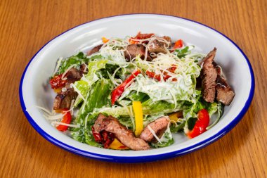 Izgara Dana biftek salata parmesan peyniri ile