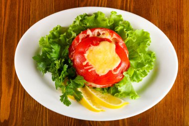 Fırında dolma domates peynir ile