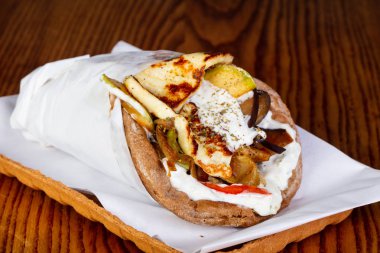 Mantar ve sebze vejetaryen gyros