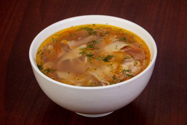 Şehriye ve dereotu ile tavuk çorbası