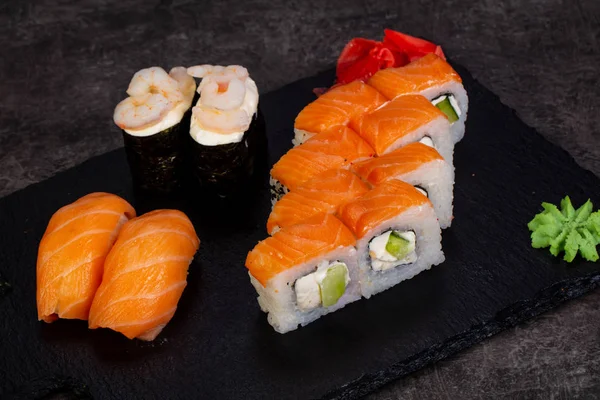 Set Sushi Japonés Con Varios Ingredientes — Foto de Stock