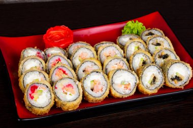 Japon geleneksel rulo ve suşi ayarla