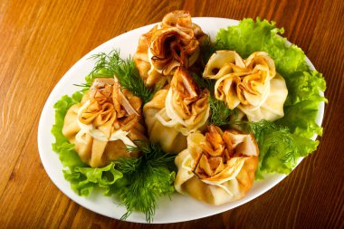 Et ile doldurulmuş krep