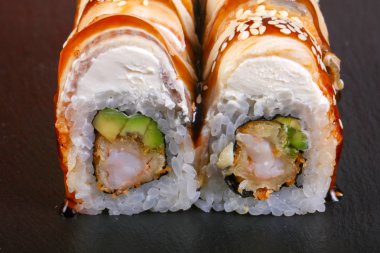 Tradittional Japonya yılan balığı rulo