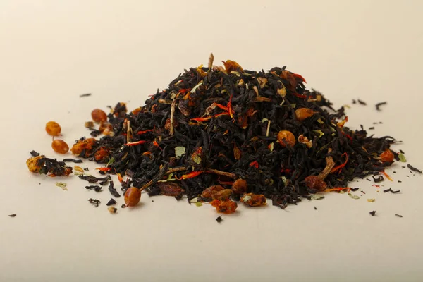 フルーツ ベリー ハーブの香り紅茶ヒープ — ストック写真
