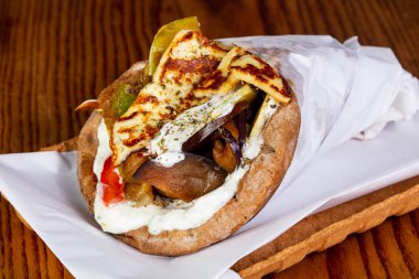 Mantar ve sebze vejetaryen gyros