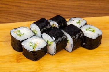 Lezzetli dondurma sushi roll seti