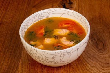 Balık çorbası ile somon ve domates