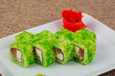 Somon ve salatalık ile