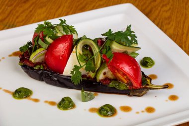 Patlıcan mozzarella ve Salantro ile