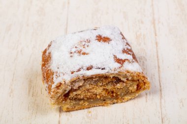 Ceviz fındık ile Apple Strudel