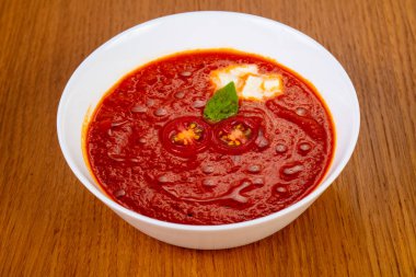 Soğuk İspanyol Gazpacho domates çorbası