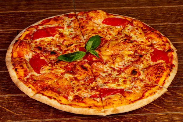 Вегетарианская Пицца Маргарита Помидорами Сыром Базиликом — стоковое фото