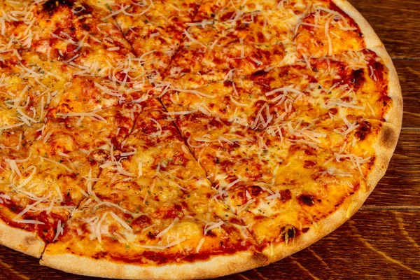 Pizza Vier Kazen Houten Achtergrond — Stockfoto