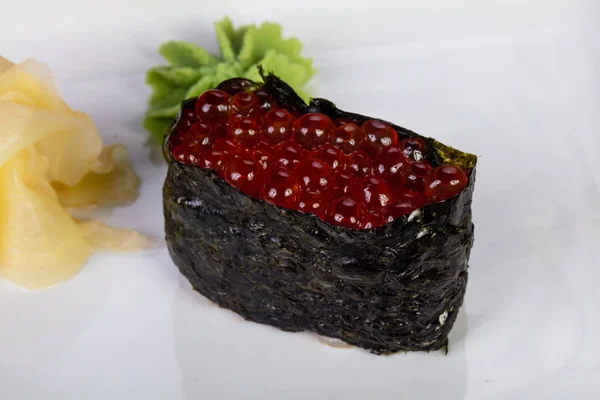 Japonez Sushi Rece Gunkan Caviar Roșu — Fotografie, imagine de stoc