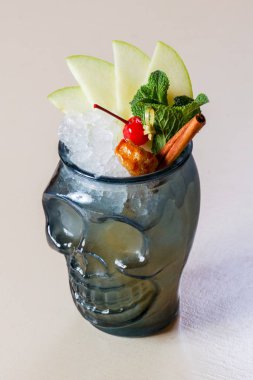 Mojito elma ve tarçın ile