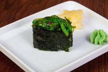 Japon geleneksel suşi Chukka gunkan