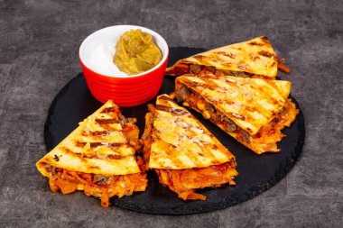 Mexican quesadilla tortilla - et, sebze