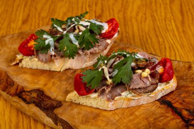 Bruschetta alarmdan ve Salantro ile