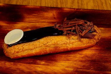 Tatlı lezzetli pasta krema ile 