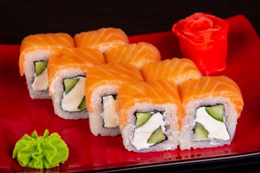 Japon geleneksel rulo somon ile