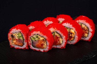 Japon soğuk rulo somon ile