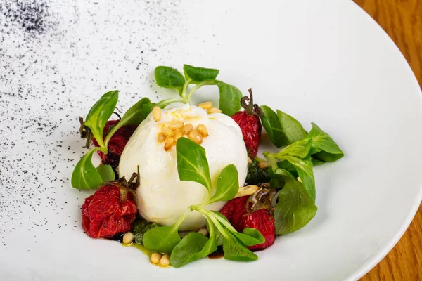 Ensalada Buratta Con Tomates Horno — Foto de Stock