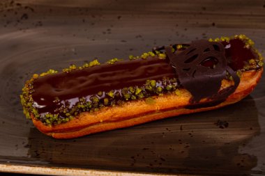 Lezzetli tatlı pasta krema ile