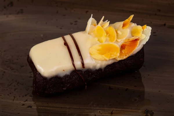 Десерт Губчастого Торта Тарілці — стокове фото