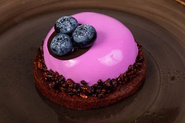 Böğürtlenli ve kremalı kek