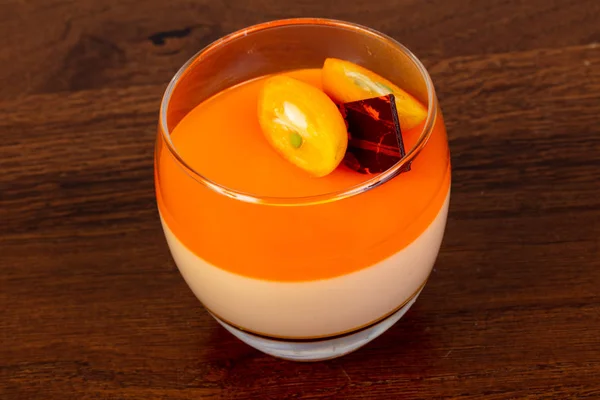 Oranje Panna Cotta Met Cumquat — Stockfoto