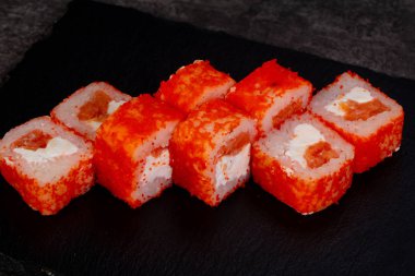 Japon geleneksel rulo somon ile