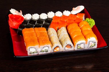 Japon geleneksel rulo ve suşi ayarla