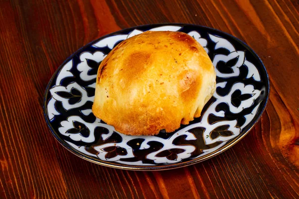 Özbek geleneksel samosa plaka