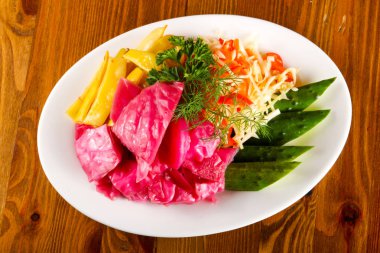 Pickked sebze - lahana, biber, salatalık