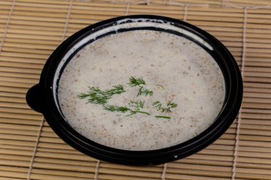 Petrol ile iştah açıcı krem çorbası