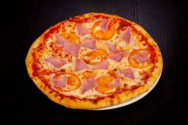Lezzetli Prosciutto pizza jambon ve domates ile