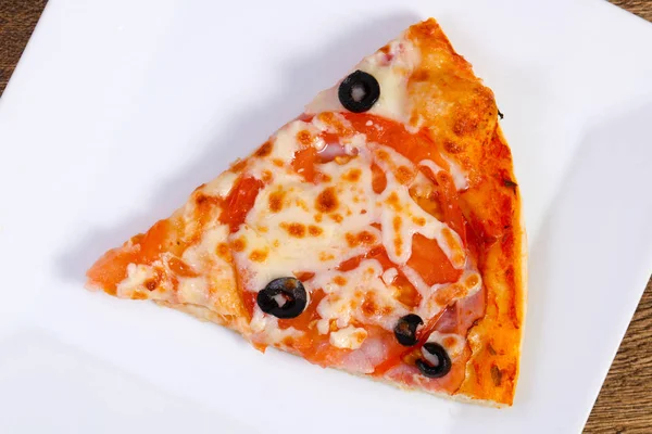 Margarita Pizza Met Olijven Tomaat Kaas — Stockfoto