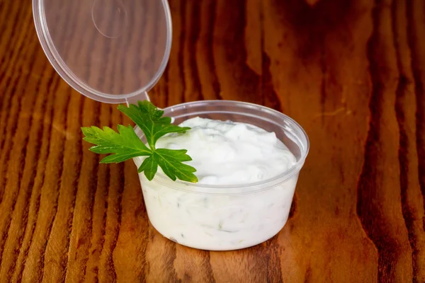 Griekse Tzatziki Saus Met Peterselie — Stockfoto