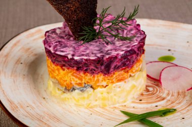 Pancar Salatası Rus ringa balığı