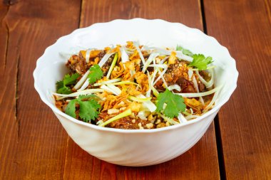 Vietnam çorbası Pho Sao Bo