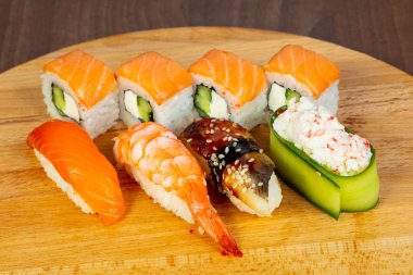 Suşi Japonya ve küme rulo