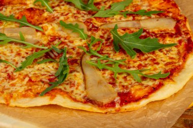 Meyve lezzetli pizza ile armut