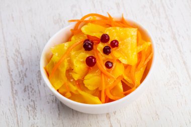 Cranberrys iştah açıcı turşusu salatası