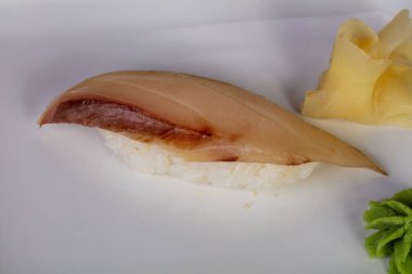 Japon soğuk suşi sarıkuyruk ile